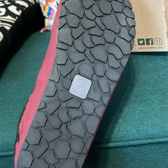 New in Box Kamik Puffy Quilted Mid Faux Fur Lined Rubber Sole Slip On Bootie - Picture 7 of 11